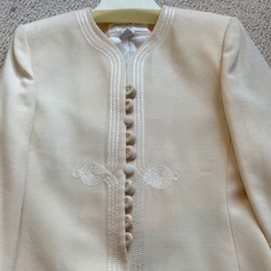 Jones New York - Embroidered Cream Business Suit - 2P